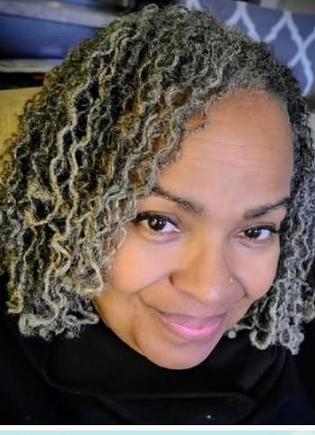 Portrait of author Linette Davis